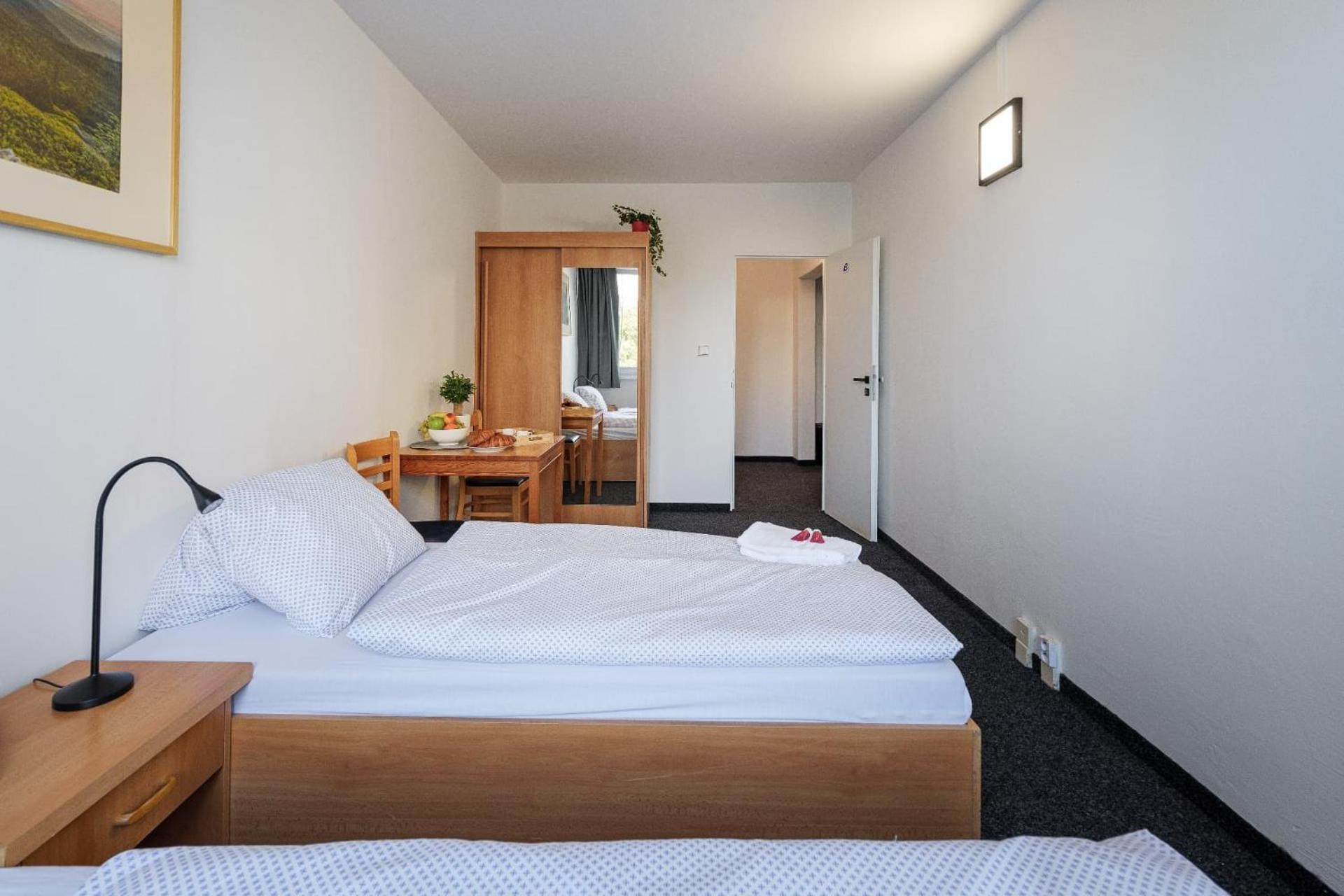 Cooliving Hostel Praga Exterior foto
